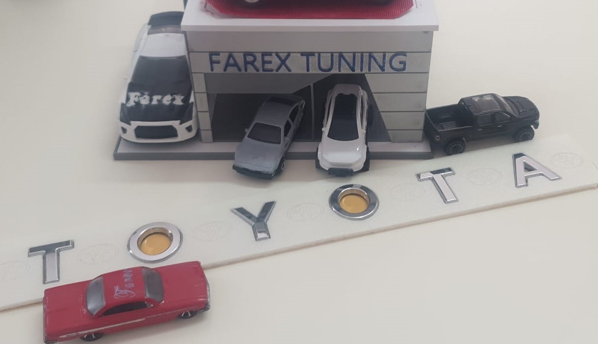 Toyota Boşluklu Büyük Boy Krom Bagaj Yazısı